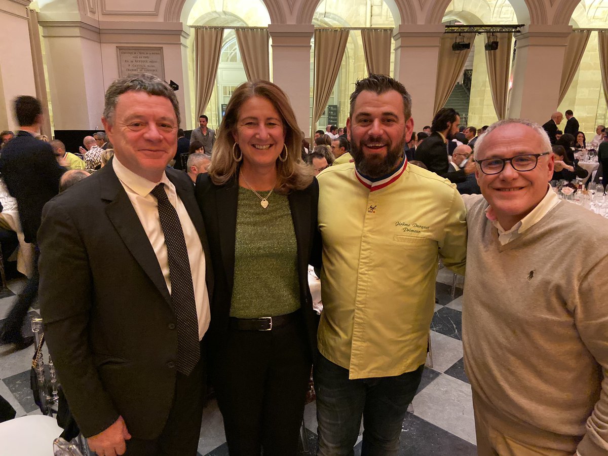 MikoAlain's tweet photo. Succès total pour la corbeille d’or 2019 à @ExphotelBdx avec @Chef_Etchebest Bravo à Jérôme Durquet pour l’organisation et merci aux partenaires @blampinfruits @SoulageFavarel @Marchesdegros @JJBolzan @minbordeaux @maribelbernard3 @SaveursCommerce https://t.co/CwP4swia0z