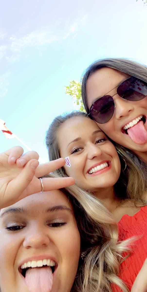 peytonnrobinson's tweet photo. happy birthday @mmooooore ,, so glad i saw you last night!! hope you have an amazing day! we need to celebrate over break, love ya❤️ be safe tn https://t.co/RNEcI3HTGB
