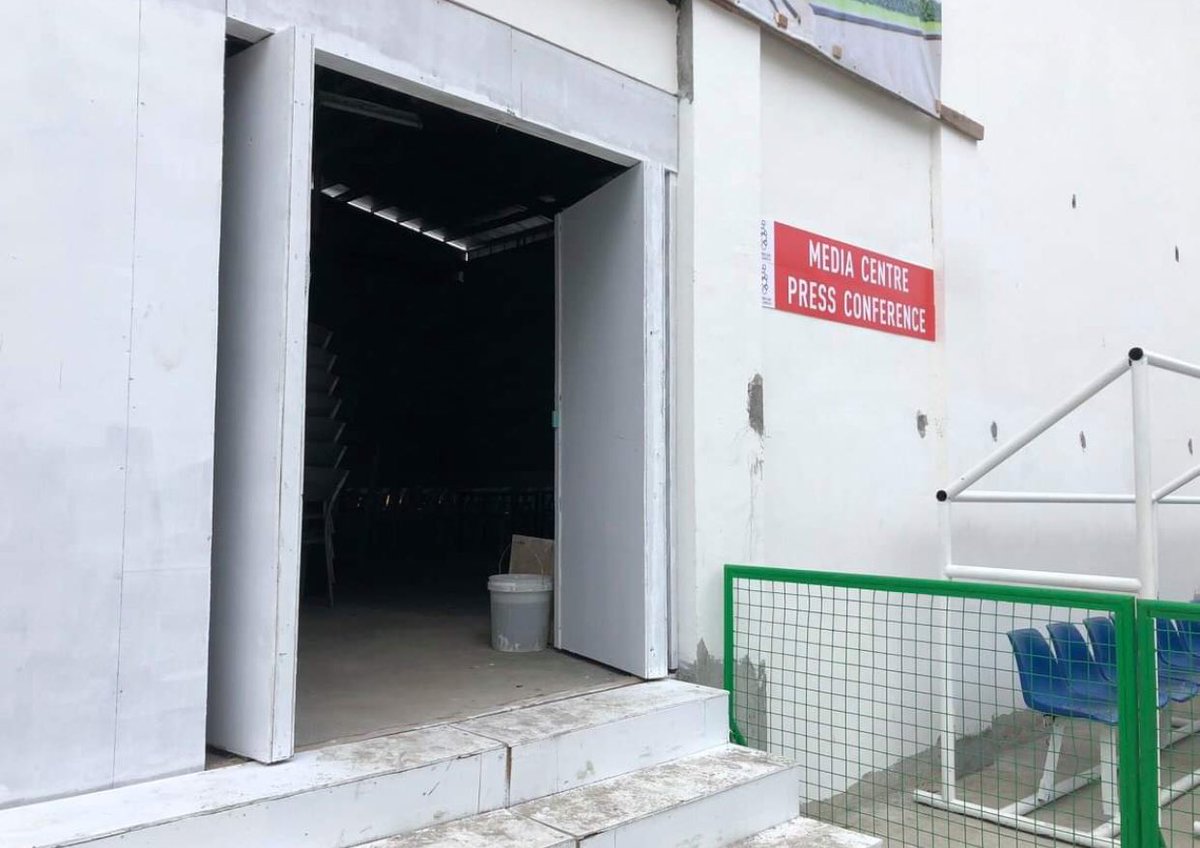 TwoCityTrails's tweet photo. #SEAGames2019 Media Centre at the Ninoy Aquino Stadium as posted by the Thai media. This is unacceptable! 🤦🏻‍♂️🤦🏻‍♂️🤦🏻‍♂️🇵🇭 #2019SEAGames #SEAGamesfail https://t.co/LACIdxyMKW