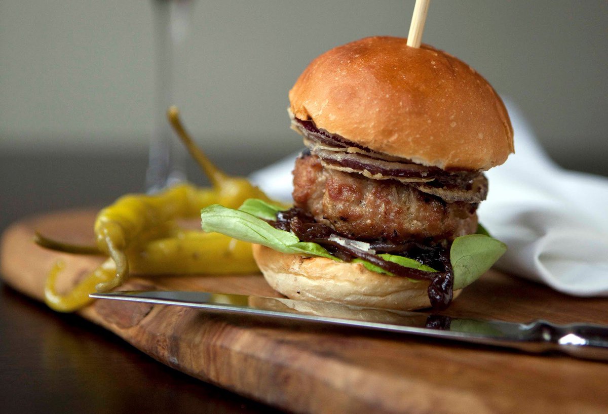 Nothing like watching the game ⚽️ with a mate, munching a 🍔 &amp; drinking a 🍺 😋 - we play all live sport 📽 Mondays &amp; Tuesdays grab any 2 of our burgers with 🍟 for just £15😁🍽 #burgers #livesport #football #dealoftheday #foodporn  #mondaymotivation #harlesden #NW10 #localpub