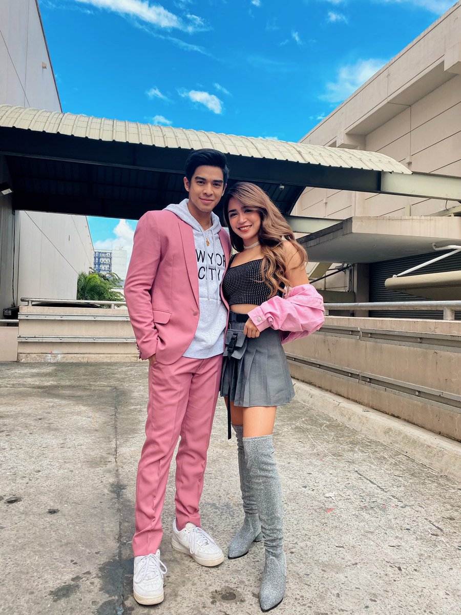 RivaQuenery_'s tweet photo. Thanks for watching Showtime!! #ShowtimeAngBangis 🤗💖 https://t.co/QyLhVMKIZv