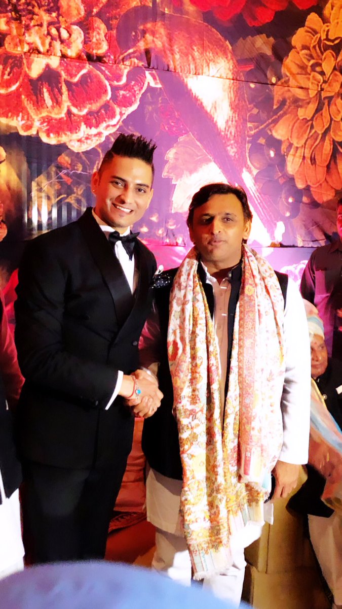 mclacozy's tweet photo. @yadavakhilesh So Privileged to Meet Mr. Akhilesh Yadav, Such a Humble &amp; Down to Earth Human Being. #akhileshyadav #yadavakhilesh #UttarPradesh #up #samajwadiparty https://t.co/oIVsjRBx7G