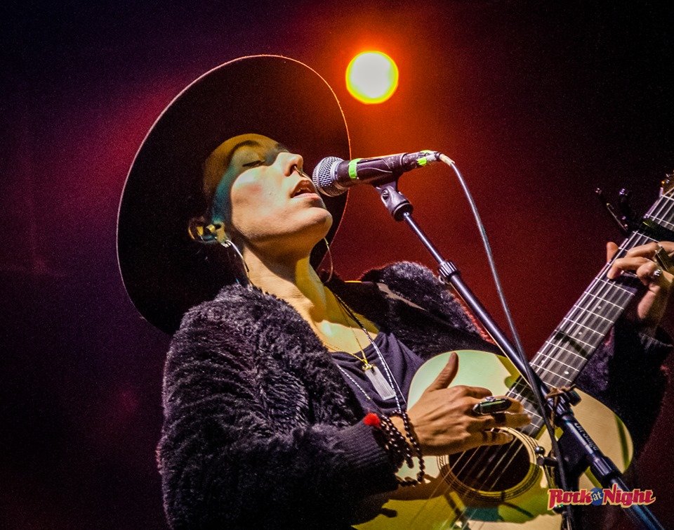 AnitaStewart's tweet photo. #ChloeSmith of #RisingAppalachia! Photo by Anita Stewart.
#anitastewartpromotions @rockatnight #yessherocks @RisingApp https://t.co/EmQCYf08XM