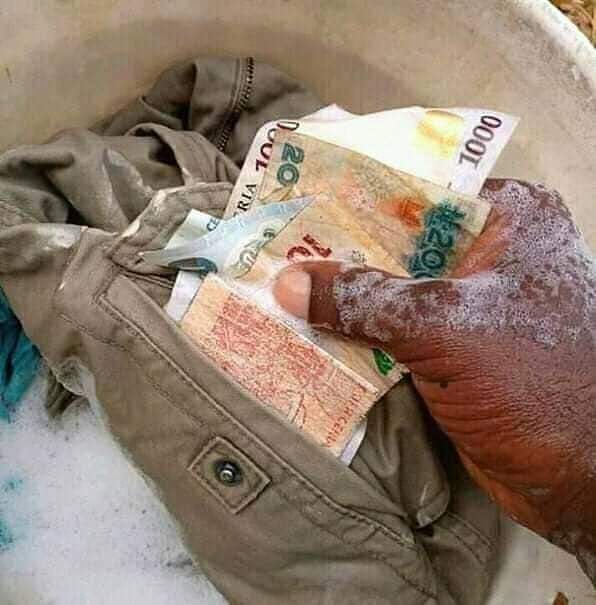 TJ_Lash's tweet photo. I found this while washing my cloth
should I report myself to the nearest police station for 'Money Laundry' 🙆#asuu https://t.co/CeiLHc8FB8