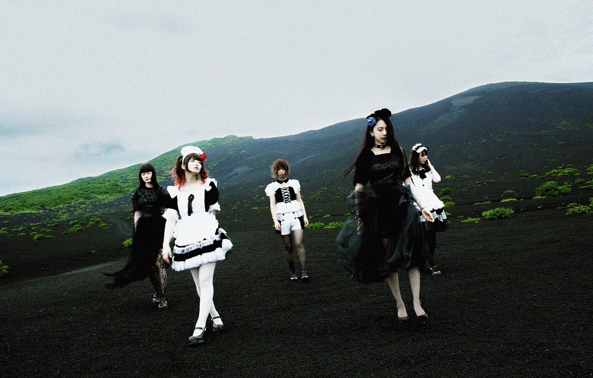 Miku: "We’re working hard every day to make music that our fans will enjoy, so what we do next depends on them. We want to know what they think."

BAND-MAID Interview:
j-generation.com/band-maid-inte…

#BANDMAID #rockmusic #girlsrock #jrock 
<a href="/BANDMAID/">BAND-MAID #bandmaid</a> <a href="/miku_bandmaid/">BAND-MAID 小鳩ミク(cluppo)🕊</a>