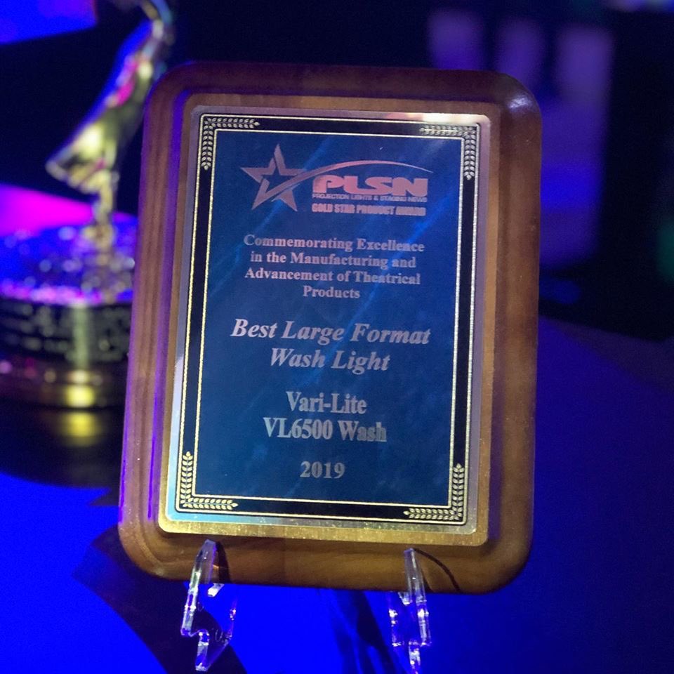 aleschemelle's tweet image. #LDI2019 très dynamique pour #VARILITE avec la présentation de 2 nouveaux projecteurs : #VL5LED &amp;amp; #EVENTPROFIL qui vient grandir la gamme VL800...2020 s’annonce bien...et un award pour le #VL6500