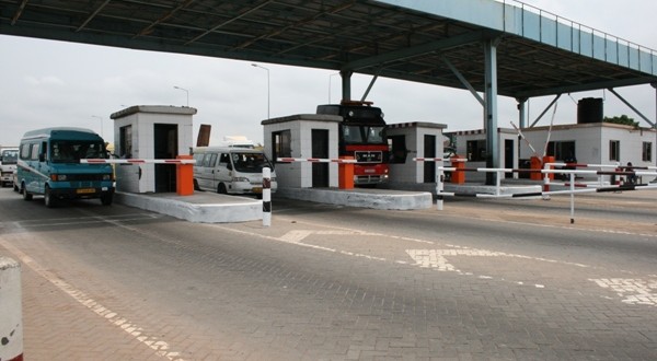#THEBIGSTORY: MP calls for 200% increase in road tolls

He is therefore suggesting that saloon vehicles which are currently paying GHp50 should be made to pay GH¢2 while those paying GH¢1 should be made to pay GH¢4.

Share your thoughts on this. #DaybreakHitz