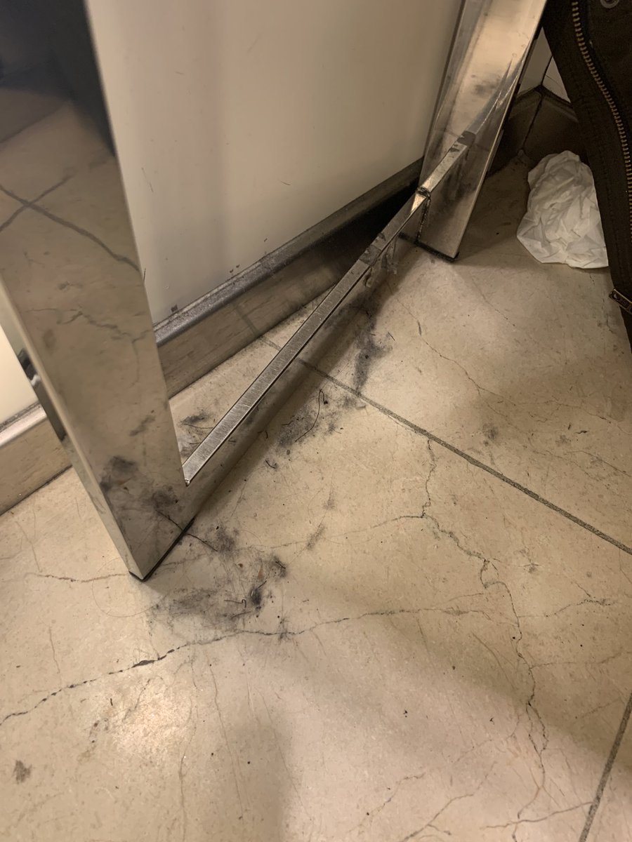 StanzaStyle's tweet image. ⁦@ZARA⁩ not that impressed with the date of the changing rooms in your store in Chester Uk! Looks like it hasn’t been cleaned for weeks! I love Zara products but this doesn’t give you a good look!
