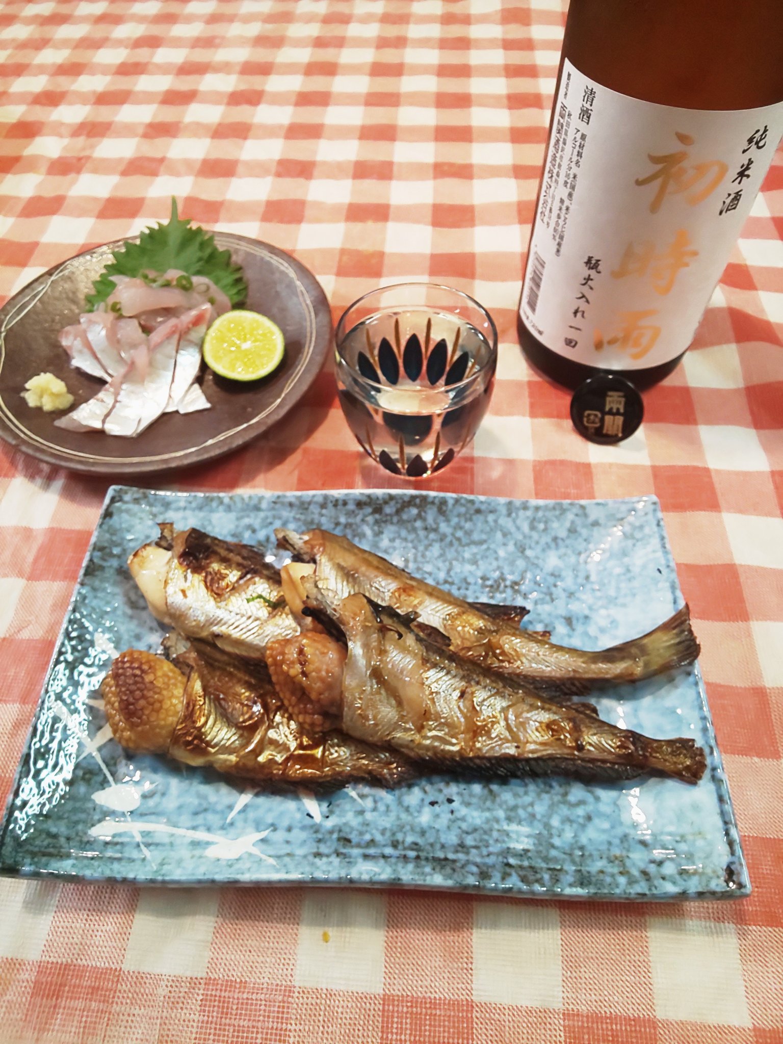 いとうさん お疲れ様です 明日から2連休なので月曜日の週末 満喫中 3日熟成のアジ刺し ハタハタ醤油漬けの焼き魚 ブリコも白子も美味い アジはトロけます とにかく呑み隊 ツイッター晩酌部 T Co G6wqn65ver Twitter