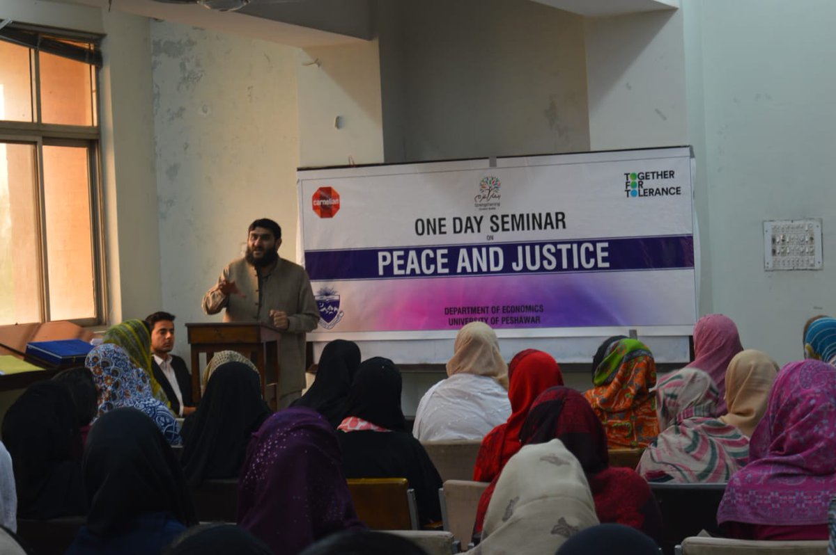 TFTolerance's tweet image. TFT Team from the University of Peshawar recently conducted a powerful awareness session themed on Peace, Tolerance, and Justice at the University of Peshawar, Peshawar. 

#HumaraAzm
#Srengthening_Student_Bodies
#TogetherForTolerance
#TeamPeshawar