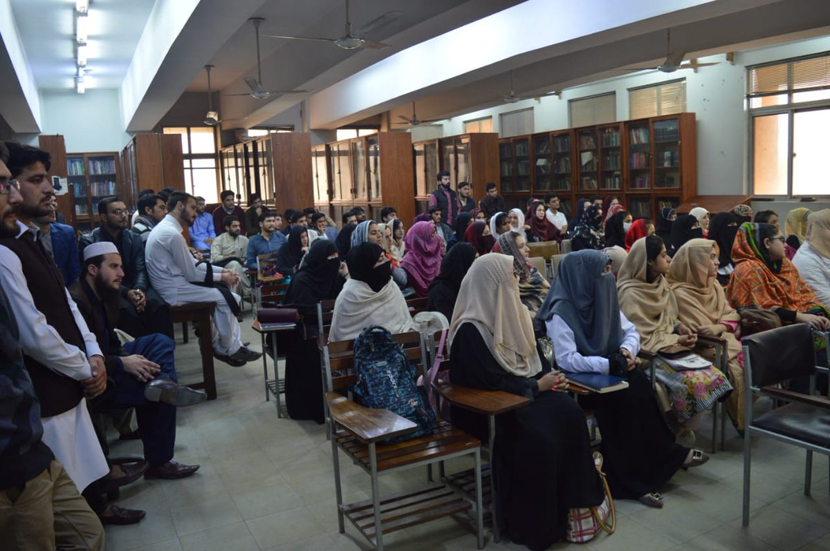 TFTolerance's tweet image. TFT Team from the University of Peshawar recently conducted a powerful awareness session themed on Peace, Tolerance, and Justice at the University of Peshawar, Peshawar. 

#HumaraAzm
#Srengthening_Student_Bodies
#TogetherForTolerance
#TeamPeshawar