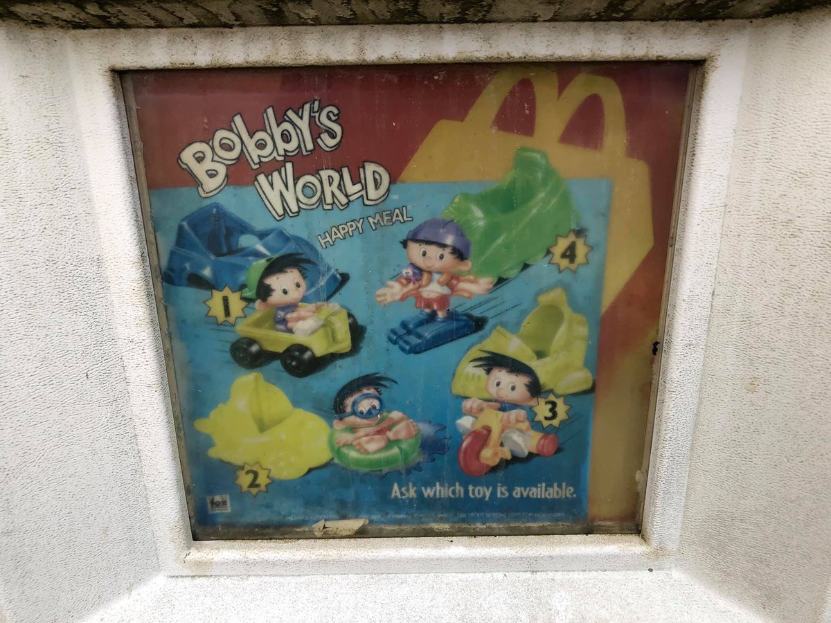 BradFHenderson's tweet image. This closed down McDonalds is kinda creepy.