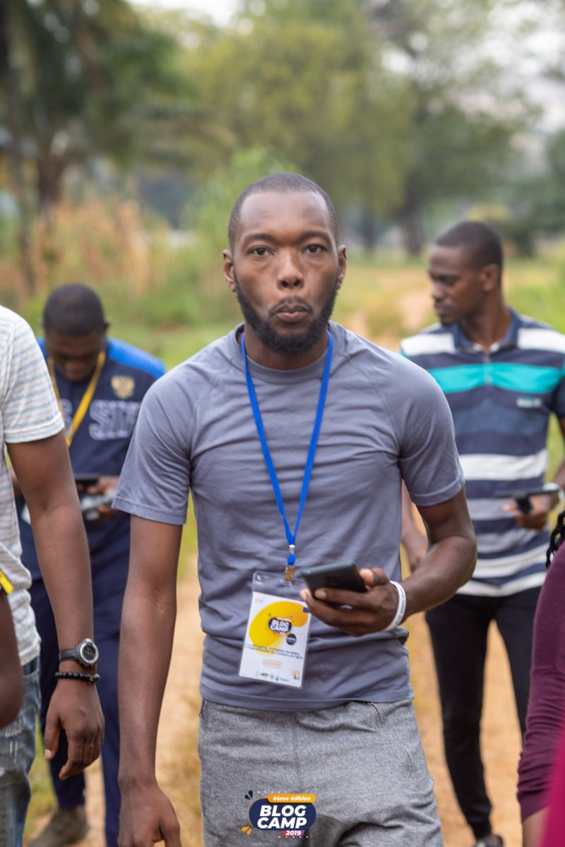 Blog228's tweet image. Le premier atelier du #BlogCamp228 animé par @ChouchouMpacko s'est tenu au lieu touristique dit "Christ de Défalé", après 4km de randonnée pédestre.

#Team228 #tginfo 

cc @AmbUETogo @boad_official @togocel_tg @IFSIPRtg