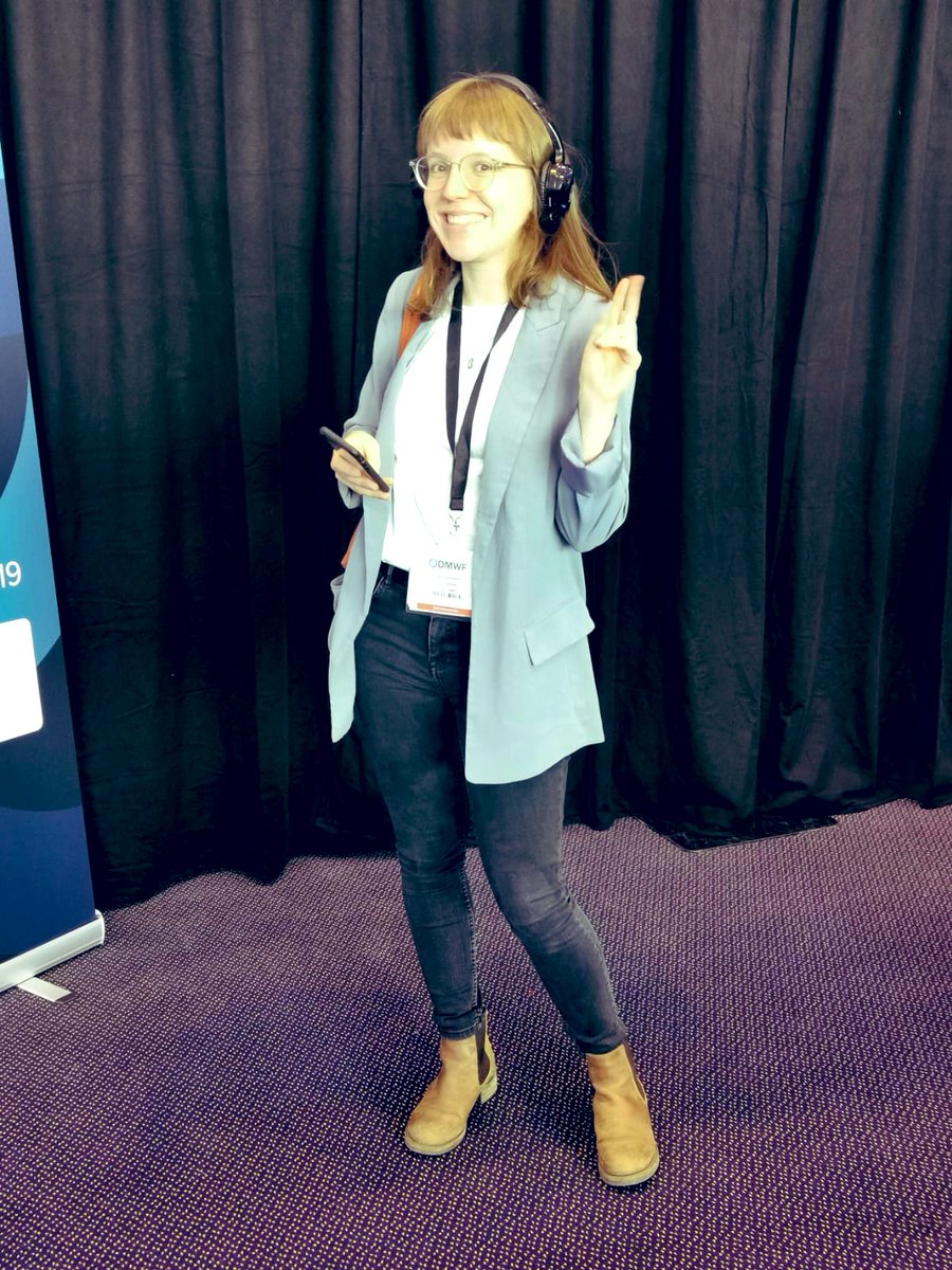 JulGerst's tweet image. Ich, bei der @DigiMarketingWF in Amsterdam. Ich liebe #silentconferences. Dann muss man wenigstens nich das Gelaber der Leute vor einem anhören. Gibts sowas auch fürs Kino? Das wäre ja #mindblowing🤓 #DMWF