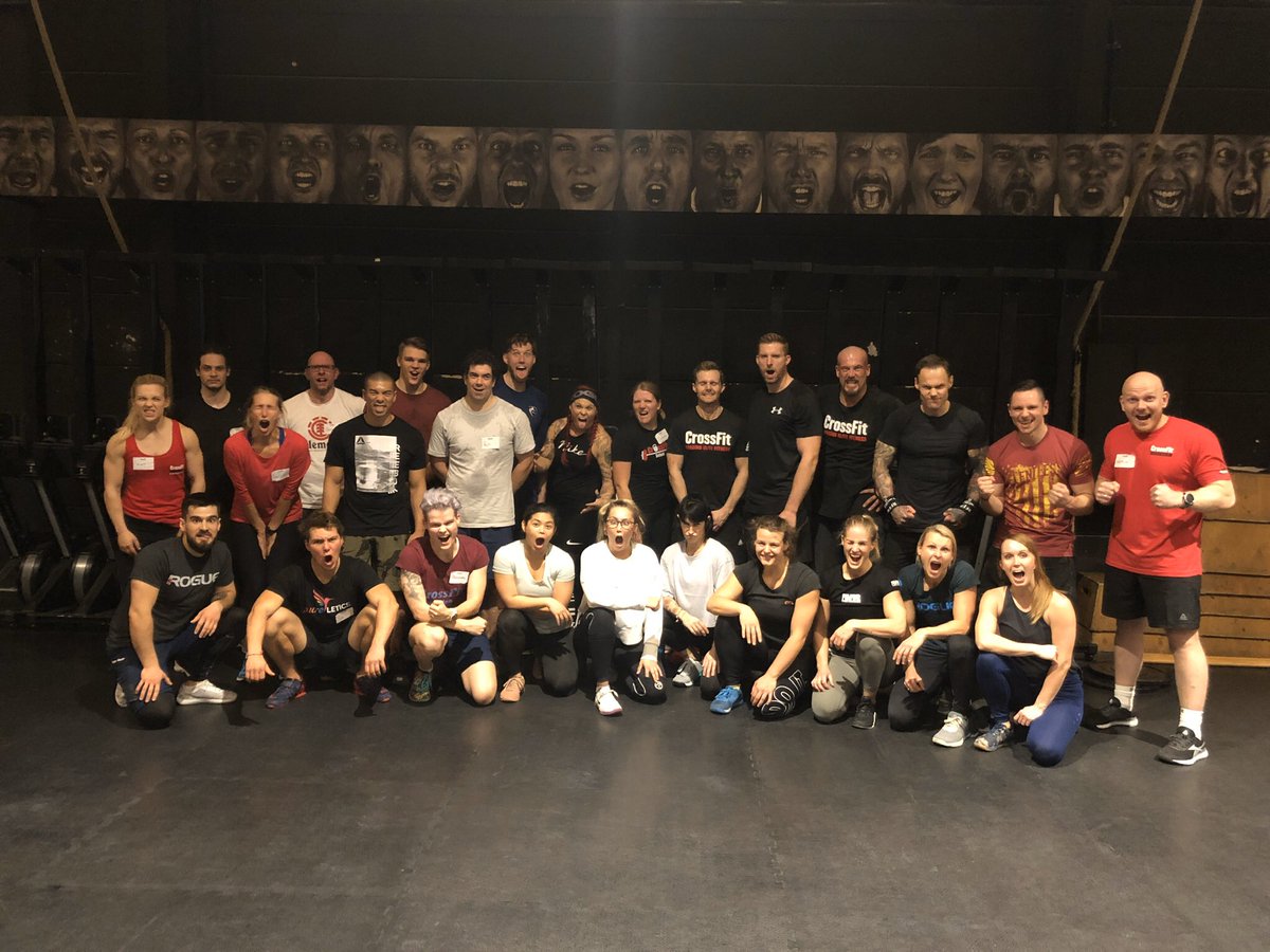 CrossFitDEU's tweet photo. Am Wochenende schienen die Teilnehmer des #CrossFitLevel1 Zertifikatskurses ziemlich viel Spaß zu haben 😀!

Willst auch du einen #CrossFit Kirs besuchen?

Dann schau rein wann einer in deiner Nähe statt findet: https://t.co/bns3yDgqkN

Worauf wartest du?

#CrossFitDeutschland https://t.co/Y3YHeOblZU