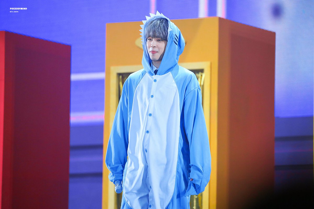 a kindergarten teacher who is adored by the students (and co-teachers) so much. he kisses the kids wounds when they get hurt in the playground, some kids pretend to tumble and cry just to get a kiss from him. dressed up in a shark onesie in the kid's halloween party once.