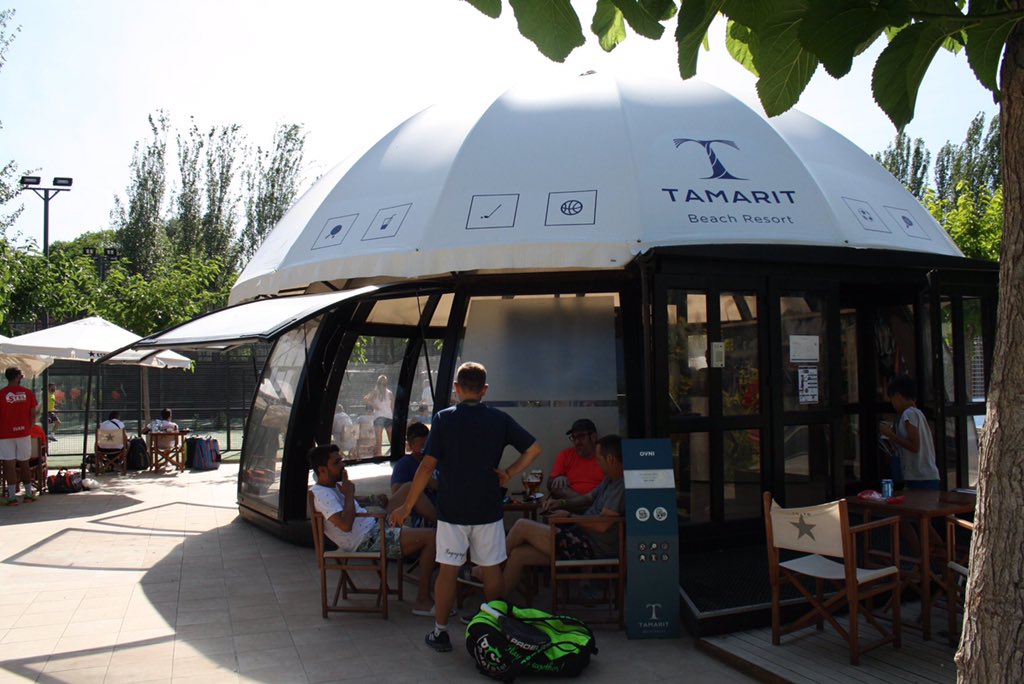 ICPadel's tweet image. 🎾 Deporte &amp;amp; Camping

El que fuera sede del MasTeR FInAl'19 en la 2da Edición del ÍNTER CAMPINGS PADEL By @HEAD_PADEL,el Tamarit Beach Resort define sus instalaciones como “Un Camping para los amantes del deporte”

👉 ow.ly/VQWL30pW6YL

#Padel #Camping #ICPadel #CostaDorada