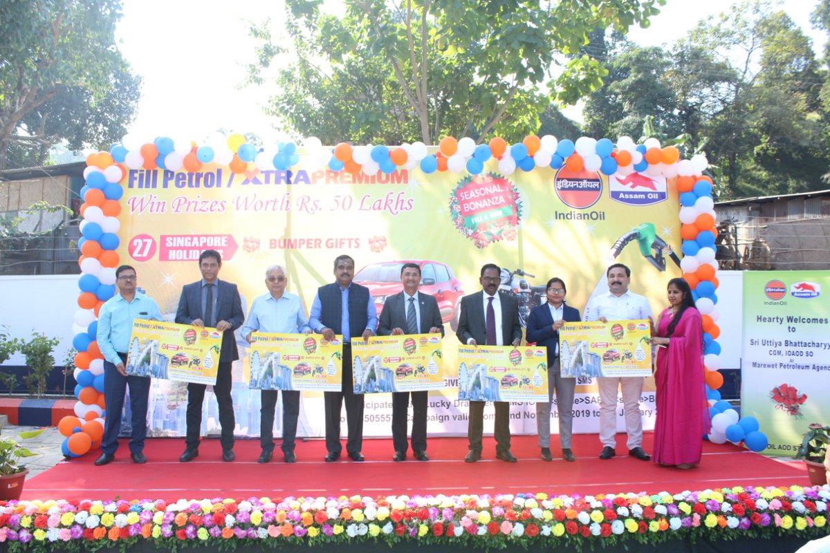 IOCL_Assam's tweet photo. “Seasonal Bonanza Fill &amp; Win” Campaign launched at select @IndianOilcl outlets across North East by CGM IndianOil AOD Mr Uttiya Bhattacharyya. Come, refuel at #IndianOil and get a chance to win #renault kwid, #Royalenfield bike &amp; a trip to #Singapore for 2
*T&amp;C apply
#ioclassam https://t.co/c1X3AtNJSo