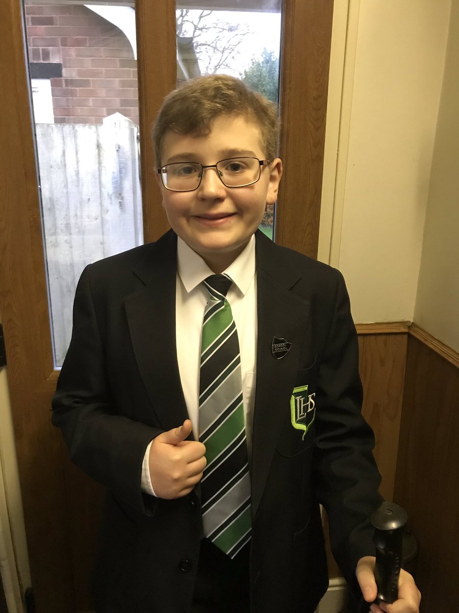 alexs_journey's tweet image. Hi everybody! It’s Alex! Back to school @LuttHigh today and very excited! Have a great day everyone. Be kind and smile. Xx #AlexandersJourney #DumSpiroSpero #ChildhoodCancer #LutterworthHigh