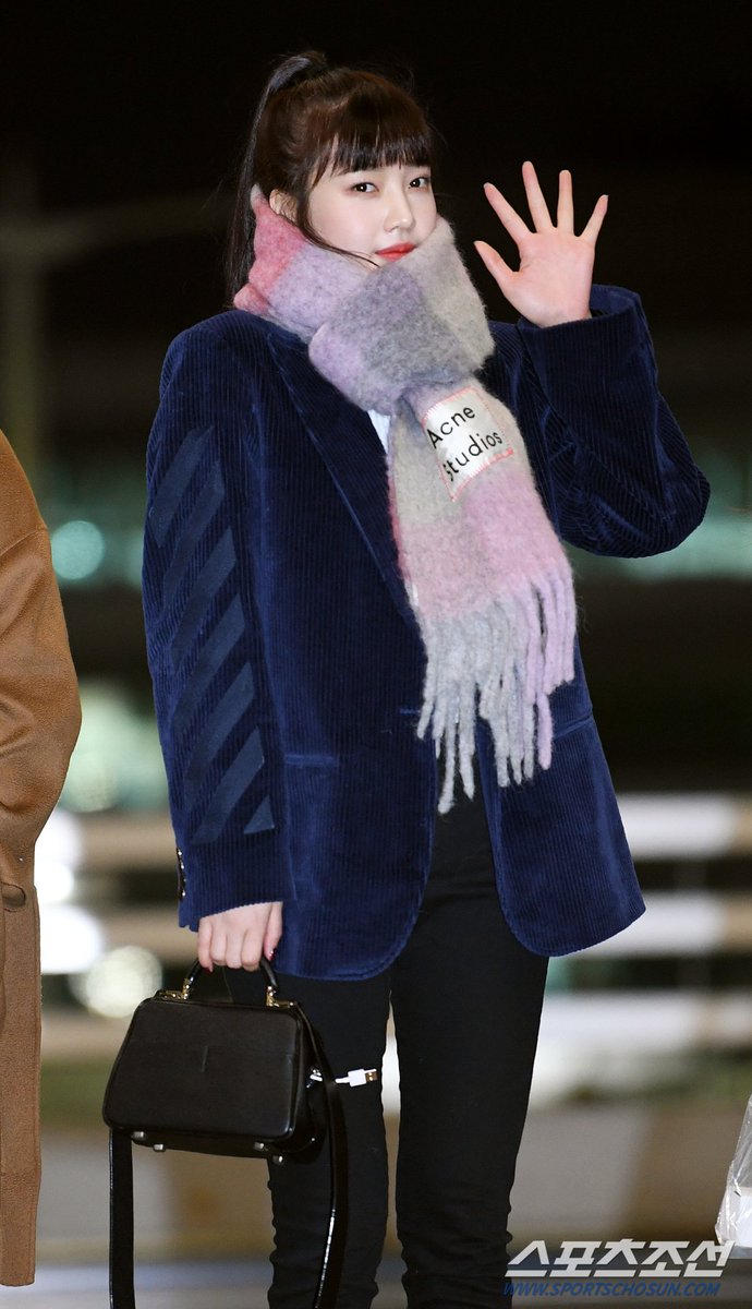 DC_JOY_'s tweet photo. 191125 인공 출국 수영이 기사사진
수영아 따숩게 입고 조심히 다녀와💚
#레드벨벳 #RedVelvet 
#조이 #JOY #박수영 #_imyour_joy https://t.co/OhSyFHfy4U