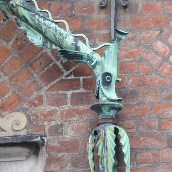 It’s #NationalMaintenanceWeek!

So, I’m reviving a popular feature and celebrating the hardest working part of any building: the rainwater goods.

Yes, ladies and gentlemen, Downpipe of the Day #DotD is *back*!

First up, this useful and beautiful pipe at Amagertorv, Copenhagen.