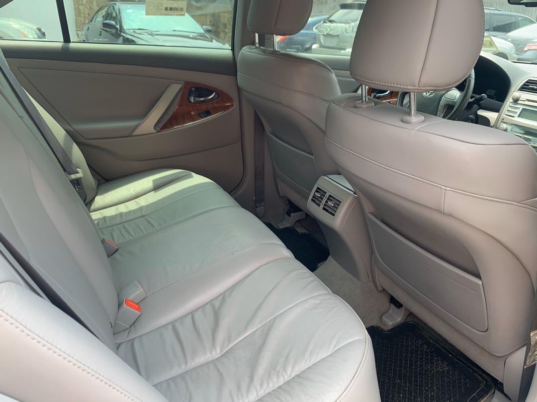 OrcbLimited's tweet image. Camry XLE V6 2009 model, Tokunbo, Clean &amp;amp; working perfectly, all you have to do is buy &amp;amp; drive, nothing to fix, Price tag is #2.8M, location (Ikeja) if interested or you need any other car or you want to Sell/Fix your car contact us on 08180910184 or orcbagents@gmail.com