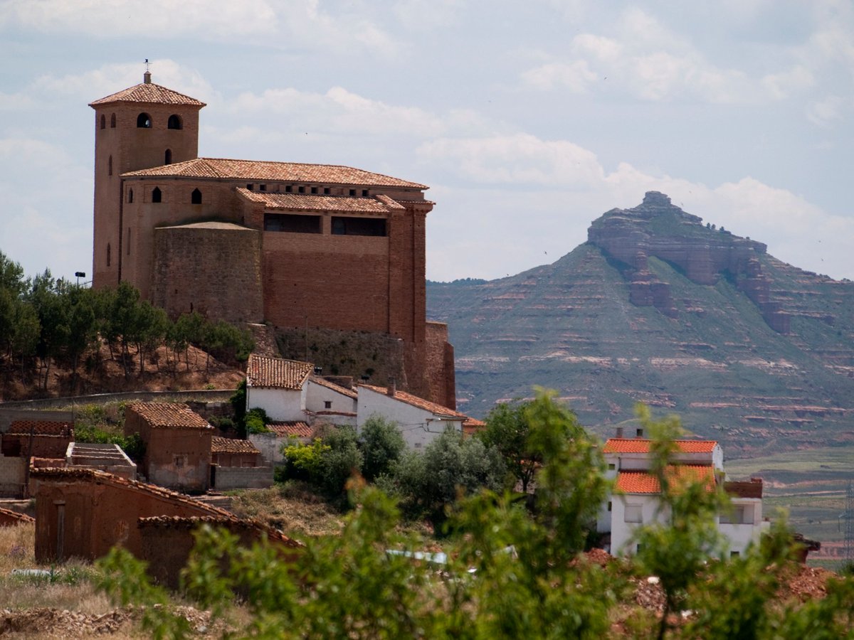 Iglesia fortaleza de Cervera de la Cañada #Zaragoza #Aragon <a href="/aragonturismo/">Turismo de Aragón</a>