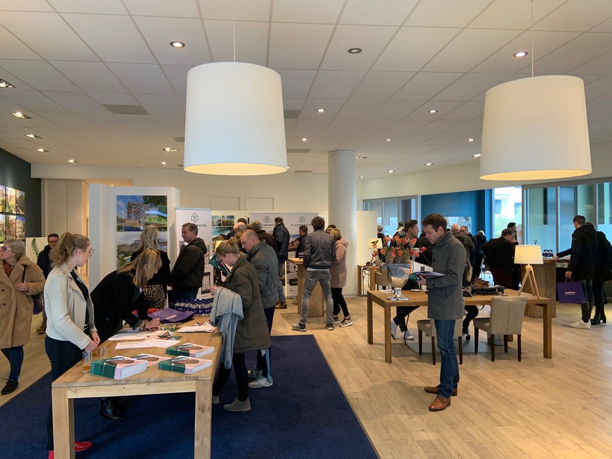 De verkoop is gestart. We hebben afgelopen zaterdag veel enthousiaste geïnteresseerden gesproken voor onze projecten Klaverweide en Westwoude #Zoeterwoude. Inschrijven kan tot 2 dec as. #nieuwbouw #woningen @KoppesM <a href="/Gem_Zoeterwoude/">Gemeente Zoeterwoude</a> woneninklaverweide.nl woneninwestwoude.nl