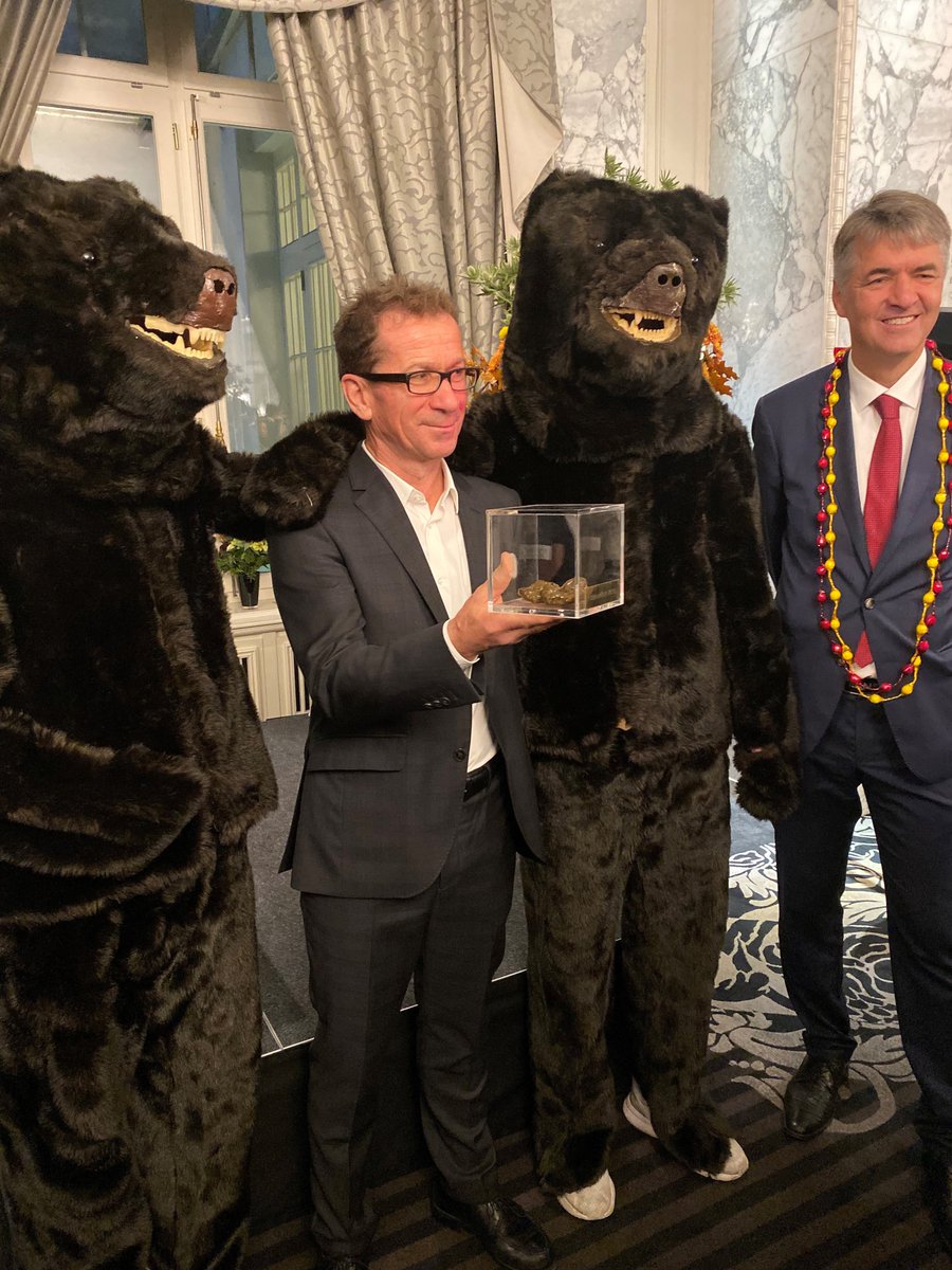 Wir gratulieren Jakob Messerli zum gewonnen «Bäredräck 2019» am heutigen Zibelemärit Zmorge! #Zibelemärit2019