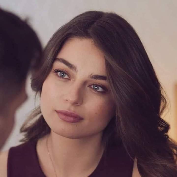 كنت أراك شيئا مختلفا .. لكنك خيبت ظني .