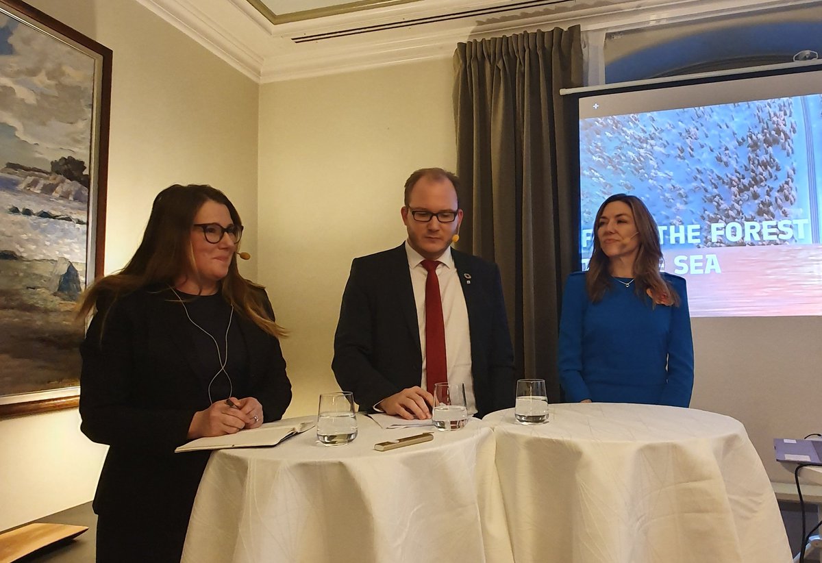 Takes from the 1st panel debate: 1️⃣Government should take on some of the financial risks in financing the green innovations.2️⃣Don't underestimate the psychological effect of small public environmental acts.3️⃣Polluting should be more expensive. #foresttosea