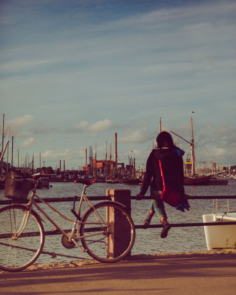 walk_imaginary's tweet photo. Magnifica questa città nordica, ogni angolo era un quadro se catturato al momento giusto. Penso che non sarebbe male ritornarci, anche se tornare in posti già visti, spesso, lo ritengo "una perdita di tempo". 
#helsinki #visithelsinki #finland https://t.co/ub3Kt5vskK