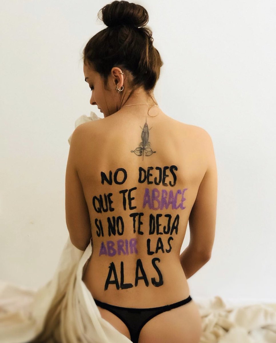 raquelibree's tweet photo. CALLAR DUELE MÁS 🦋
.
#25novembre #25denoviembre #25denoviembrediainternacionalcontralaviolenciadegenero #25n #niunamenos #niunamas #noesno #diacontralaviolenciadegenero #violenciadegenero #violenciamachista #vivasylibresnosqueremos #nosqueremosvivas #vivasylibres25n #basta https://t.co/0FDNGuxLij