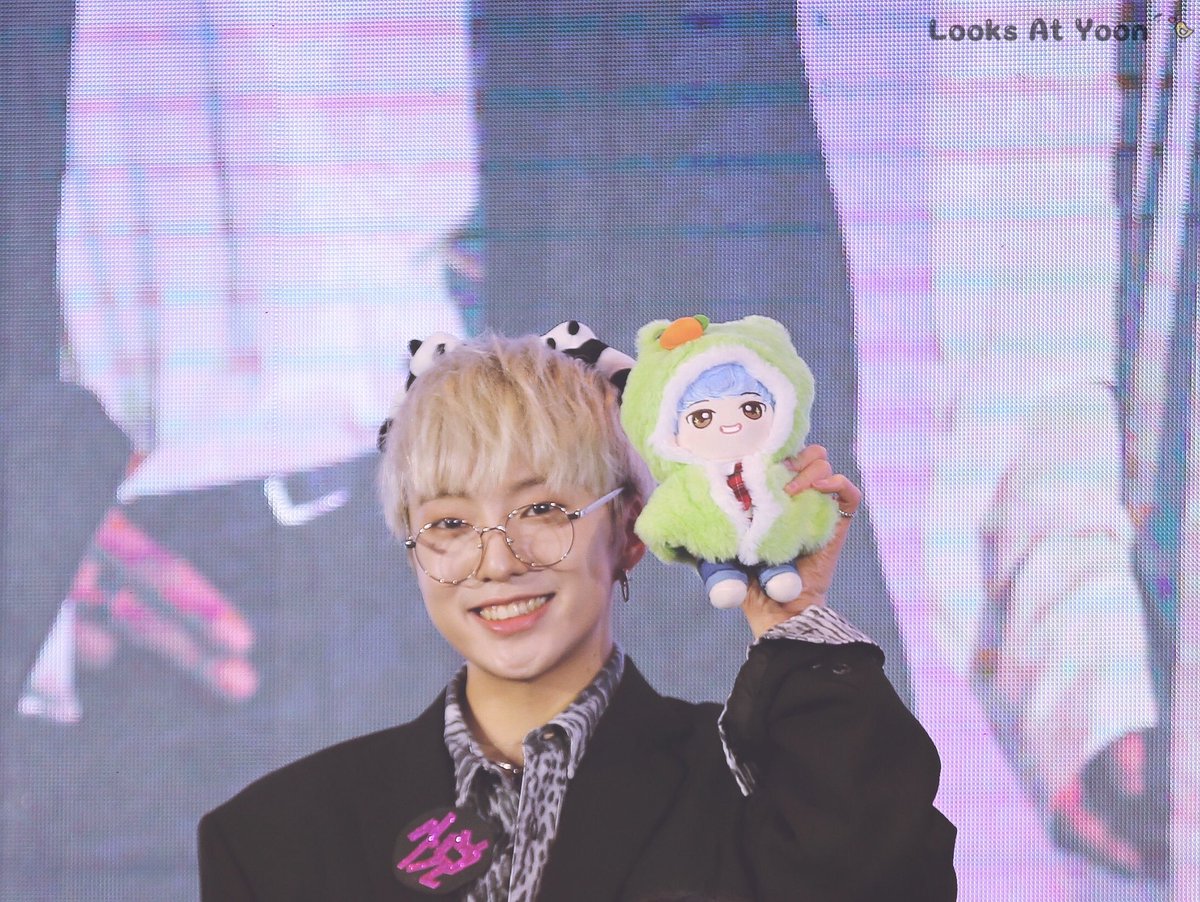 191120 Qingdao

3!!! 2!!! 1!!! 
Smile～😁😁😁

<a href="/official_yoon_/">official_yoon_</a> 
 #위너 #WINNER #강승윤 #승윤