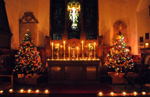 StEdburghas's tweet image. Saturday 7th December Yardley by Candlelight. 4.00 - 7.00 pm. Featuring Vox Populi and readings from a Christmas Carol.  
Entry is free but there is a charge of £2.50 for refreshments including mulled wine and mince pies/cake.