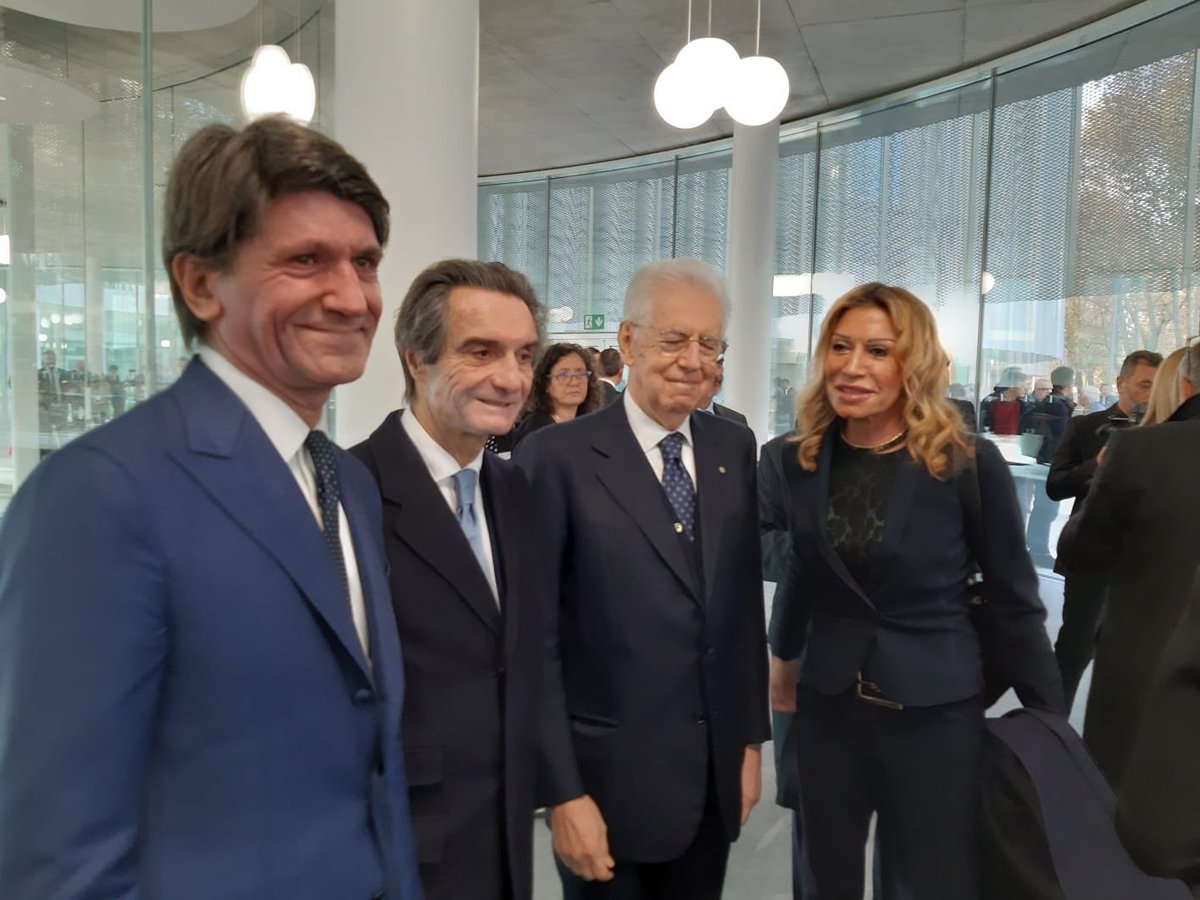 RegLombardia's tweet photo. #LNews Tutto pronto per l’inaugurazione del nuovo campus @Unibocconi con Presidente Repubblica #SergioMatrarella. Il presidente @FontanaPres, tra il rettore dell’università Gian Mario Verona, il presidente @SenatoreMonti e l’assessore , @MelaniaRizzoli. Presente  @bologninistefan https://t.co/SbGlr3u0RM