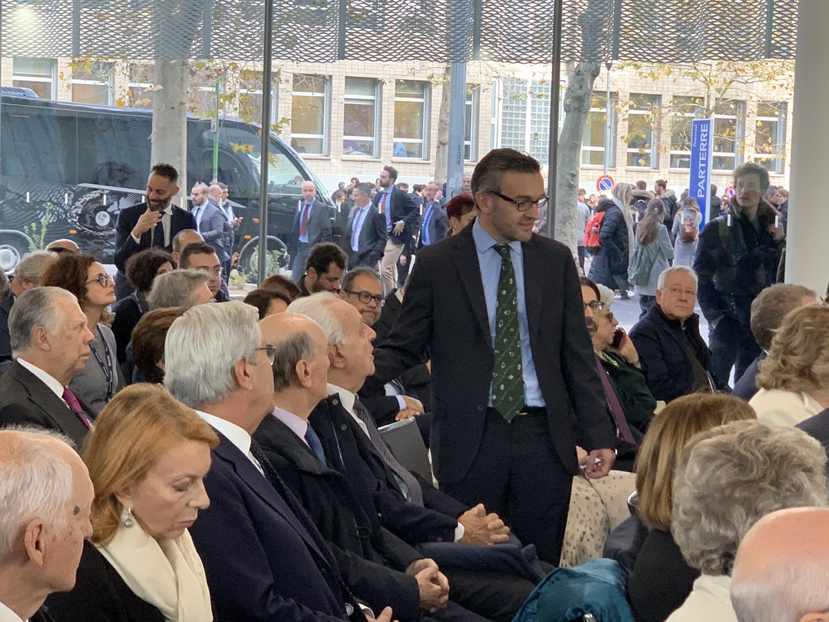 RegLombardia's tweet photo. #LNews Tutto pronto per l’inaugurazione del nuovo campus @Unibocconi con Presidente Repubblica #SergioMatrarella. Il presidente @FontanaPres, tra il rettore dell’università Gian Mario Verona, il presidente @SenatoreMonti e l’assessore , @MelaniaRizzoli. Presente  @bologninistefan https://t.co/SbGlr3u0RM
