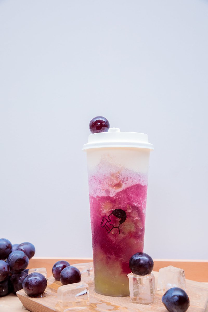 HEYTEAJapan's tweet photo. 「チーゾフルーツティー」（Cheezo Fruit Tea）は、初めての方におすすめのシリーズです。濃厚なチーズフォームと果肉たっぷりのフルーツティーを組み合わせて、さっぱりとした味わいが楽しめます。みなさんは、どちらが気になりますか🍓🍇🍑🥭 https://t.co/G4B8pVGaGp