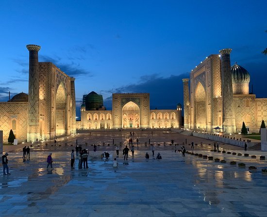 The British Member of Parliament and future viceroy of India, George Curzon, saw Samarkand´s Registan during the 1880s and called it "the nobles public square in the world."