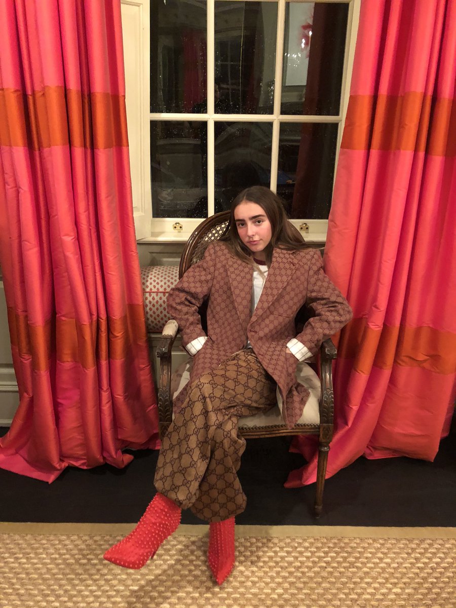 Angie_Harmon's tweet photo. Headed into the week like this BOSS right here! #blessed #grateful #nofilter  #juststyle @jason_bolden look what she put together! 😂❤️👍🏼👏🏼 @gucci @LouboutinWorld https://t.co/33Un186OeD