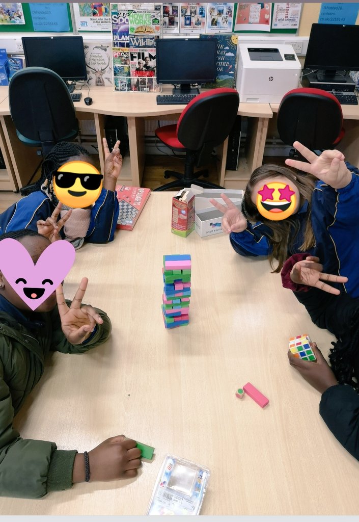 MntSeskinlib's tweet image. #TransferProgramme with 6th class from St. Thomas' primary. As usual we had loads of fun chatting about the library, books, #LunchtimeClubs, doing #LibraryBingo, winning prizes and finally playing #LiteracyAndNumeracy games! A pretty #funpacked 40 mins! ✌🏼📚🧮🥰 @jcsplibraries