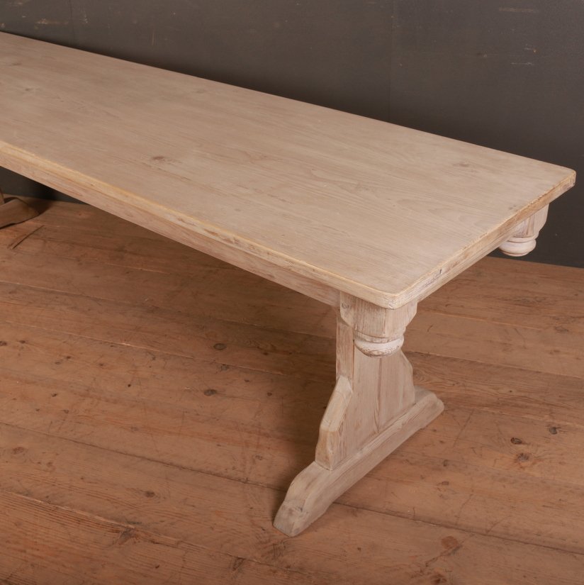ArcadiaAntiques's tweet image. Large 19th Century pale pine #trestletable. 
Price: £1,850
#antiquetables #antiques #tables 
bit.ly/2QLbZ6F