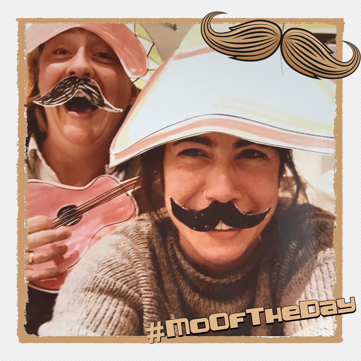 UniklinikAachen's tweet image. Die tägliche Kür unseres #MoOfTheDay 👨geht in die finale Phase. Das heutige Foto kommt von Michaela und Isabel. Danke fürs Mitmachen beim #Movember. Noch schnell einen der 3 Gutscheine für die Carolus Thermen Bad Aachen 🧖‍♂️gewinnen. Selfie an kommunikation@ukaachen.de