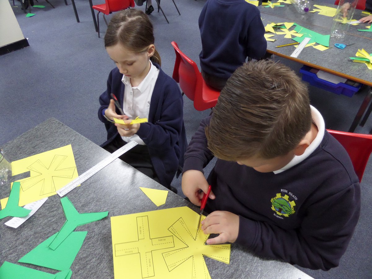 RodeHeathSchool's tweet image. Our engineering day is well underway. This term&apos;s topic is renewable energy. We are looking at wind, sun and hydropower. #engineeringforthefuture