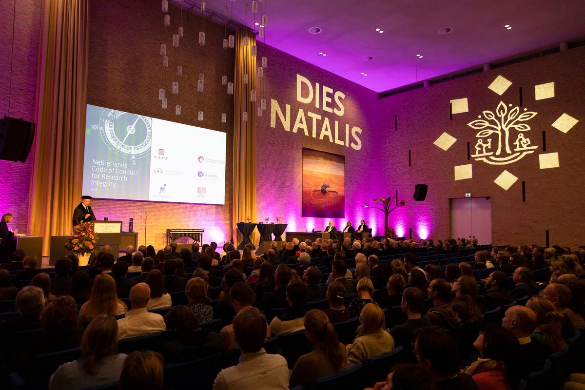 TilburgU's tweet photo. Last Thursday, we celebrated our 92nd anniversary! Check out the photos of the Dies Natalis on our Facebook page https://t.co/W4OxL4fPvP #Scienceunderpressure #TilburgU https://t.co/QDpFEe54K0