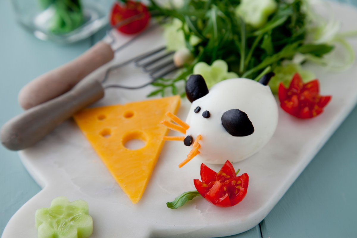 Our Louise will be on <a href="/IrelandAMVMTV/">Ireland AM</a>
today sharing advice with parents who have fussy eaters about why letting children play with their food helps improve their eating habits.
We will be running another master class in the new year. 
Book here: eventbrite.ie/e/fussy-eating…