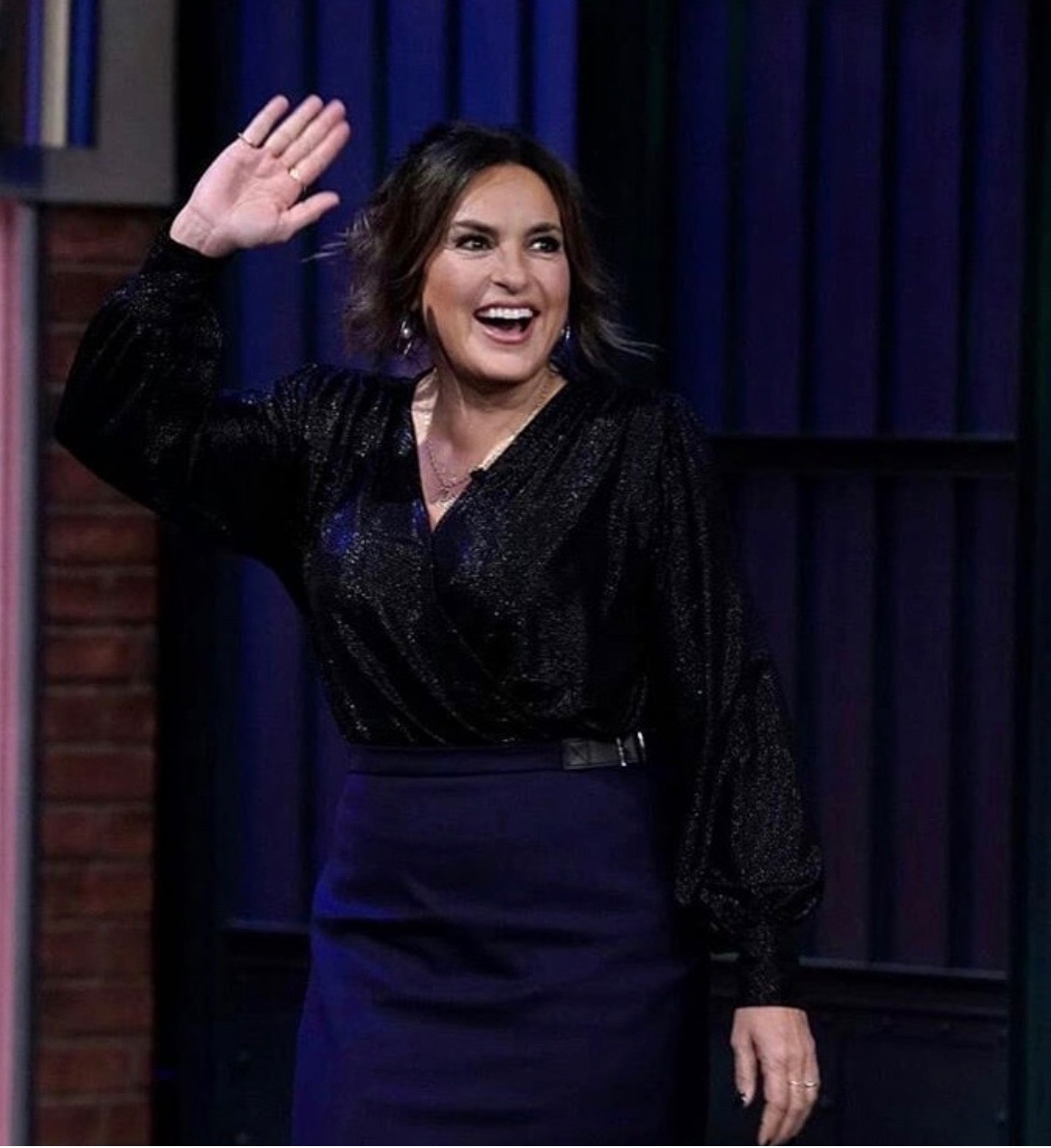 lindayanchuck's tweet image. Hello Monday! Good morning @Mariska have a beautiful day❤️ #shortweek😘 #thanksgivingweek🍁