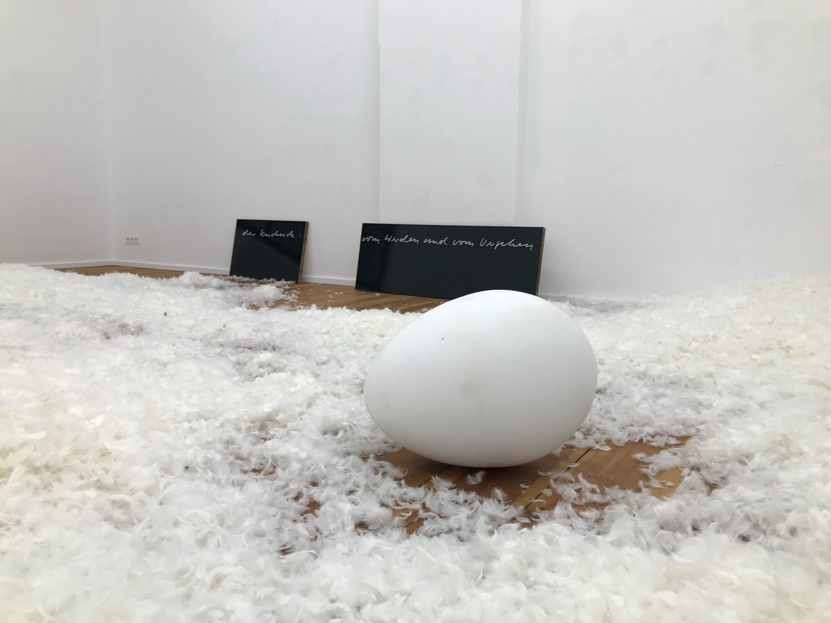 studiosberlin's tweet photo. Freitag Abend haben wir eine großartige Vernissage in unseren Strategy Studios Berlin beherbergen dürfen. Diesmal hat Christiane Möbus den Auftakt zu Ihrer Ausstellung "beunruhigend ruhig" gemacht und viele Besucher begeistern können.
#christianemöbus #strategystudiosberlin https://t.co/XruispEI7I