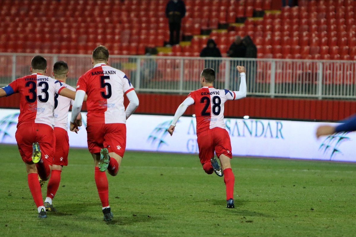 FKVojvodina1914's tweet photo. Ono kad od radosti što si postigao pobedonosni gol za Vošu pretrčiš ceo teren🤩 Bravo, Gemo!🤗💪⚪️🔴 https://t.co/hDSjGkZ1Wr #fkvojvodina #gemovic https://t.co/p7Q46NKV3v