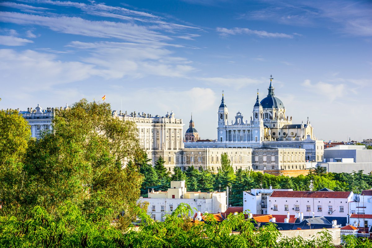 🆕It's the final countdown ⏰! Only 7⃣ days left before #COP25 kicks off in Madrid! Check our programme at the 🇪🇺 Pavilion with over 100 sessions and a lot of 🌿🌊☁️👩‍🌾🌳♻️💶⚡️🚎🏨 Join the conversation! europa.eu/!qv33wb #EUeventsCOP25 #ClimateAction #TimeForAction